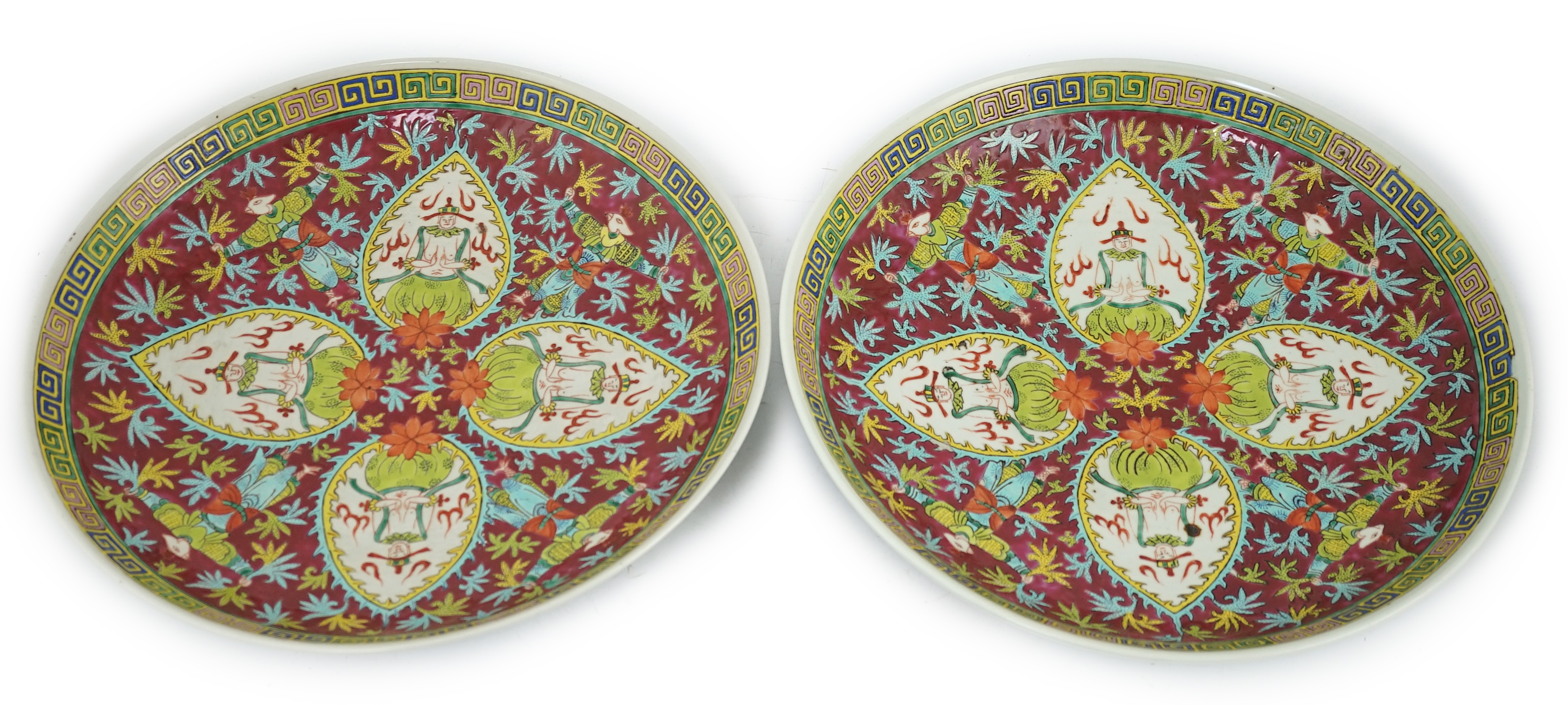 A pair of Chinese Bencharong enamelled porcelain dishes, Republic period, made for the Thai market